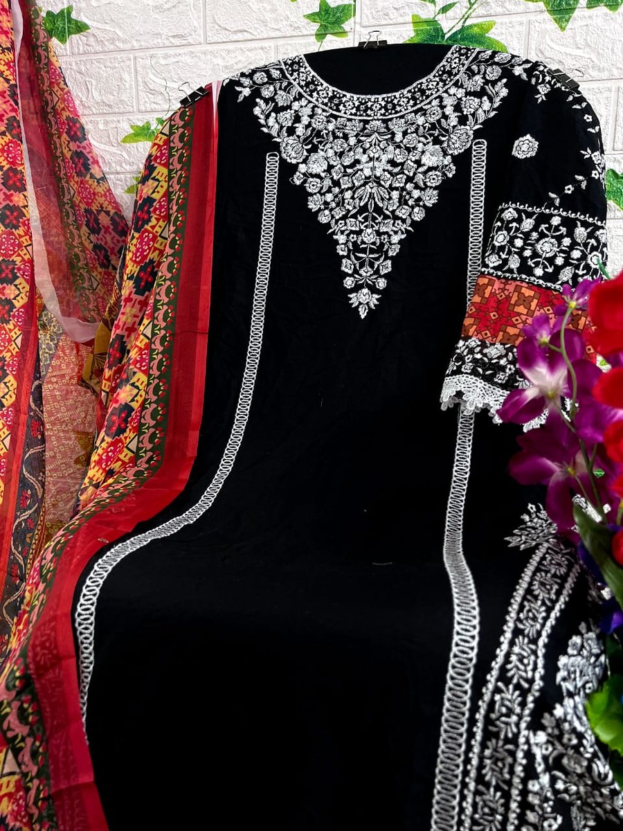 Dinsaa Suit 226 Design 3