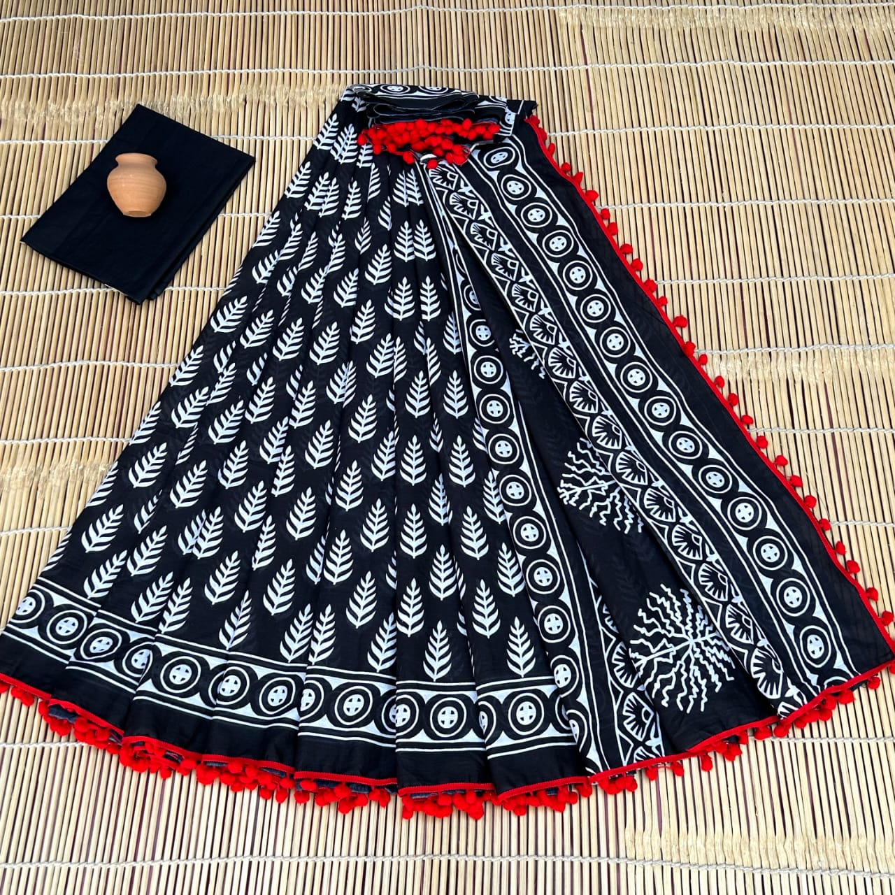 BAGRU PRESENT BLOCK PRINT SAREE WITH POMPOM 12
