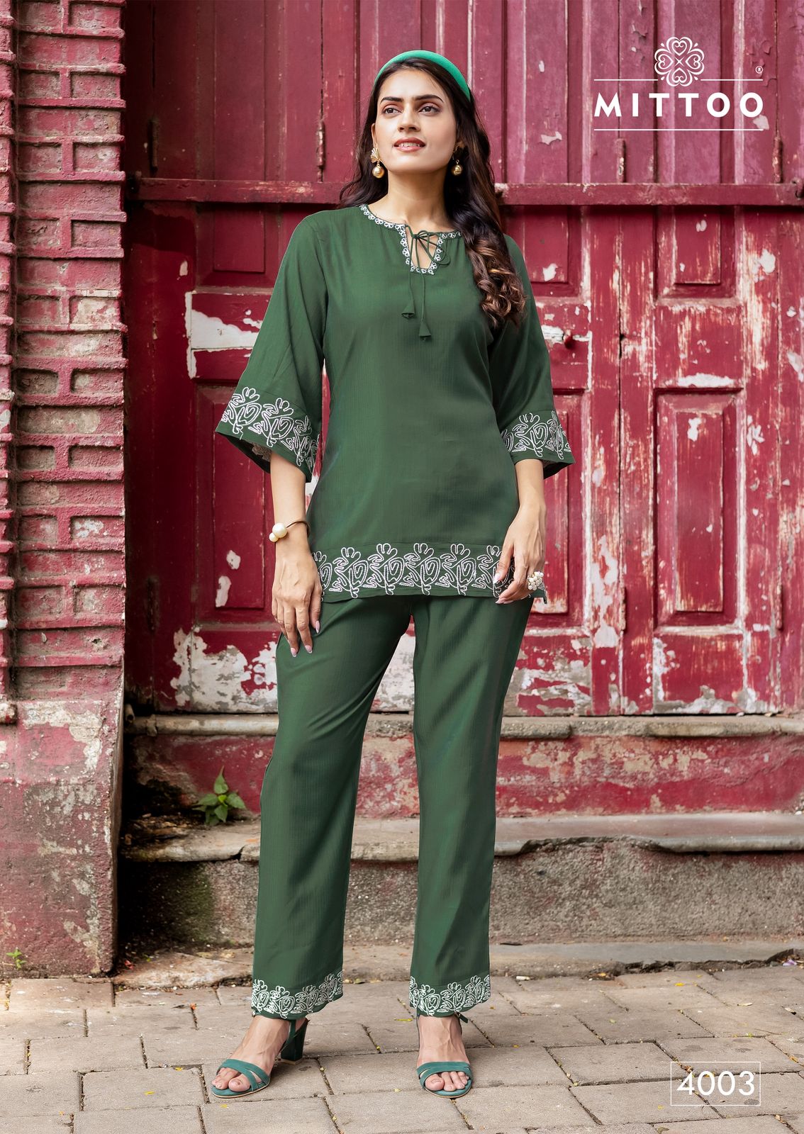 MITTO PRESENT CLAASIC CATLOUGLES WITH VISCOSS THREAD AND HAND WORK READYMADE SERIES 4001-4005 11