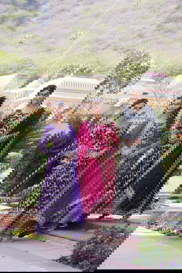 LV WEAR PRESENT PREMIUM VISCOSS DATABLE JECARD READYMADE GOWN SERIES 9172