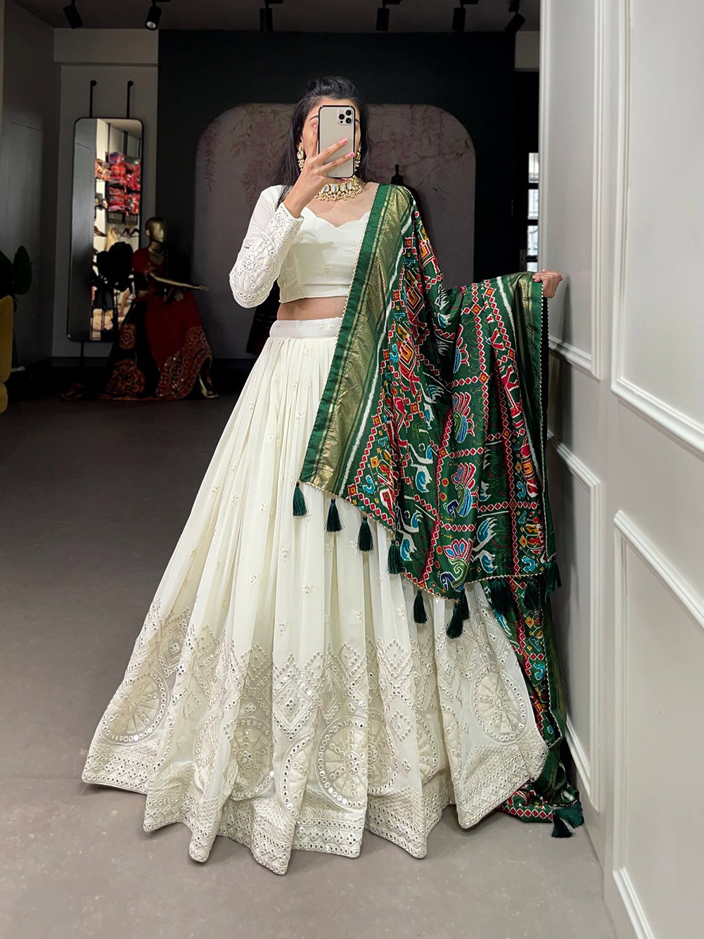 LNB PRESENT LUCKNAWI PAPER MIRROR WORK STICHED PARTY WEAR LEHENGA CHOLI 4