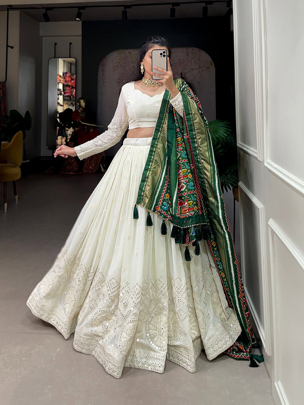 LNB PRESENT LUCKNAWI PAPER MIRROR WORK STICHED PARTY WEAR LEHENGA CHOLI 3