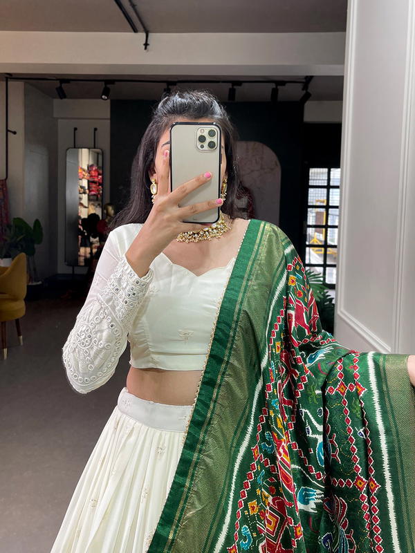 LNB PRESENT LUCKNAWI PAPER MIRROR WORK STICHED PARTY WEAR LEHENGA CHOLI
