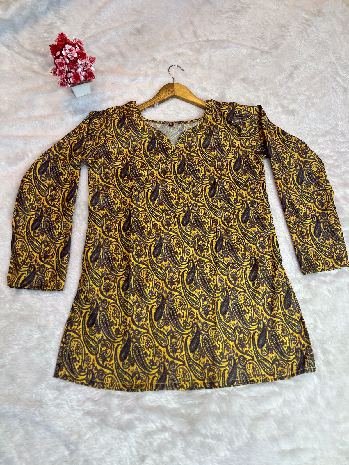 "Trending Short Top: Best Choice for Office and Daily Use" 2