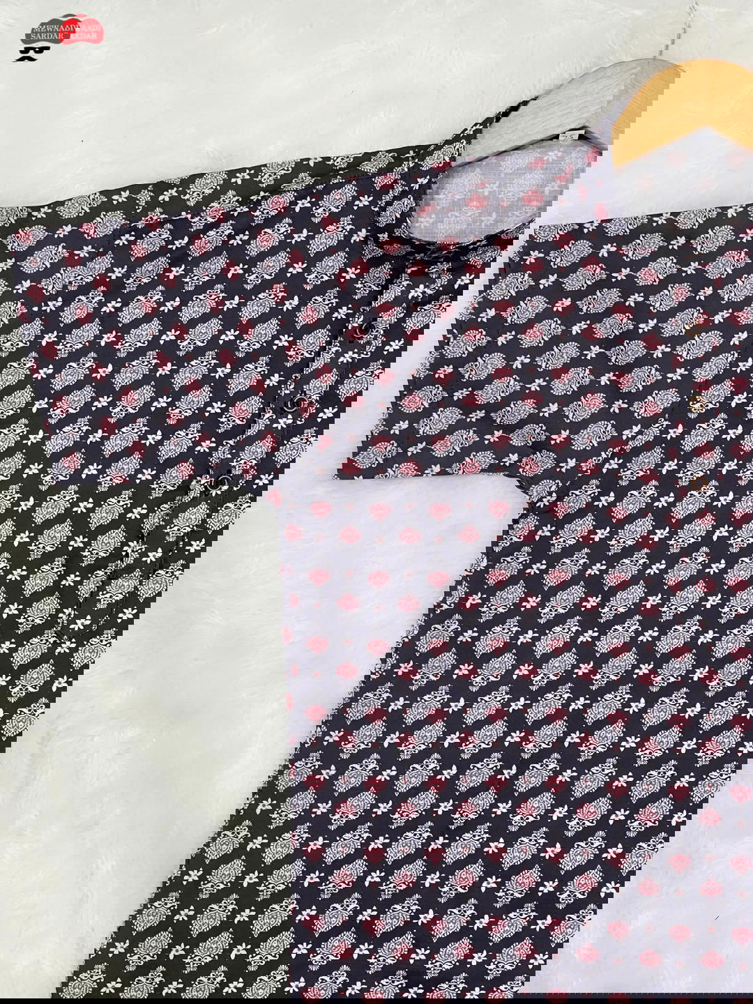 Stylish Men’s Short Kurta in Printed Cotton Fabric 1