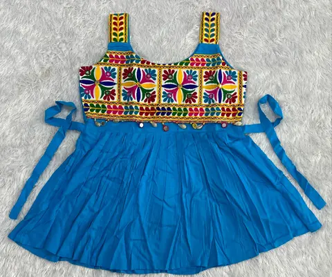 Trending Navratri Short Top 2026 8
