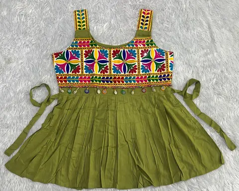 Trending Navratri Short Top 2026 7