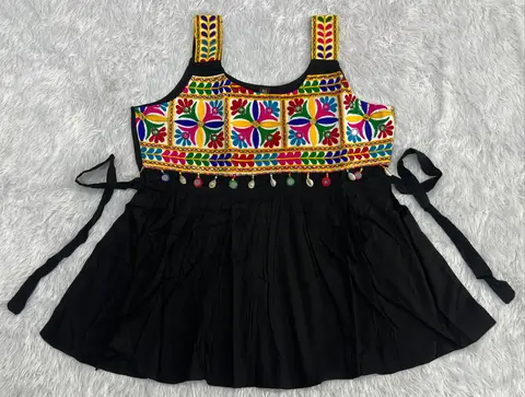 Trending Navratri Short Top 2026 6