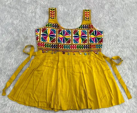 Trending Navratri Short Top 2026 4