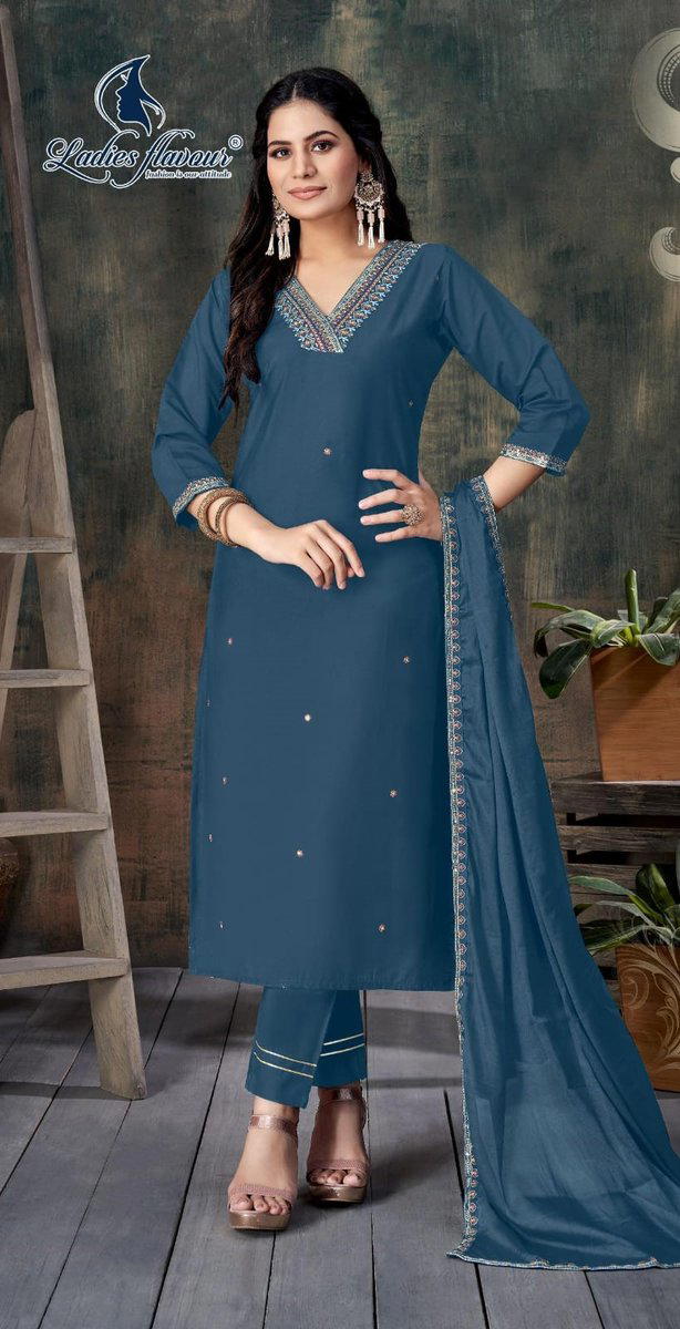 D.NO 3039 TO 3042 BY SAGAR IMPEX ROMAN WITH HEAVY EMBROIDERY SALWAR KAMEEZ MANUFACTURER IN INDIA 1