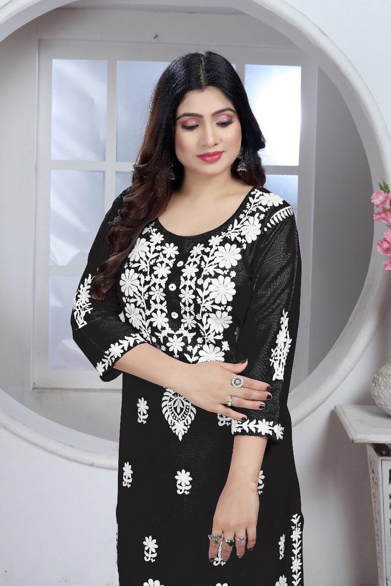 RASILI NX SUI DHAGA 7001 TO 7005 DESIGNER TOP & PENT WHOLESALER IN SURAT 1