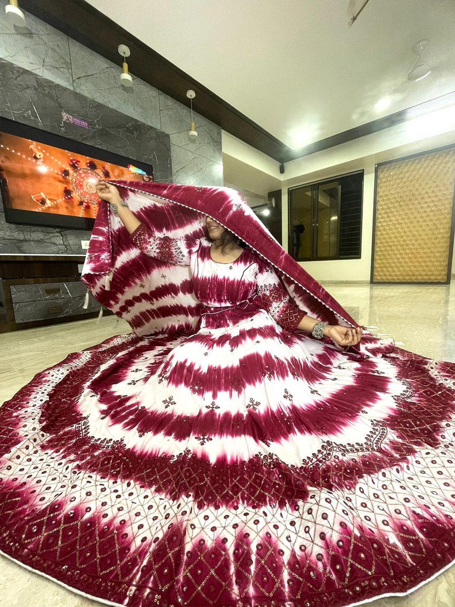 NAVRATRI NIGHTS 2025 BY BLUEHILLS DESIGNER TRADITIONAL LEHENGA CHOLI WHOLESALER IN SURAT 1