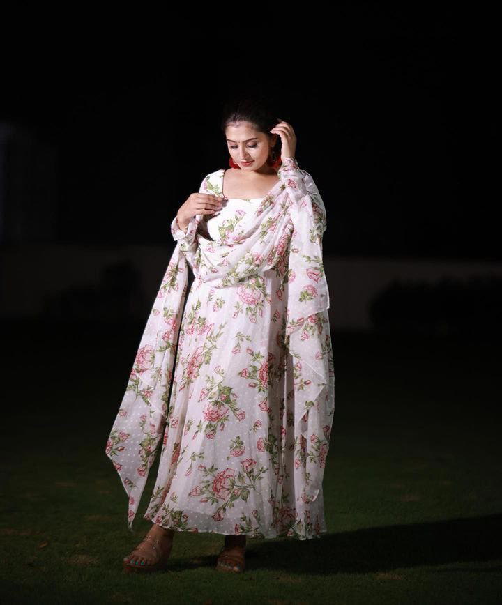 LC 94 BY SAGAR IMPEX DESIGNER GOWN WHOLESALER IN INDIA 1