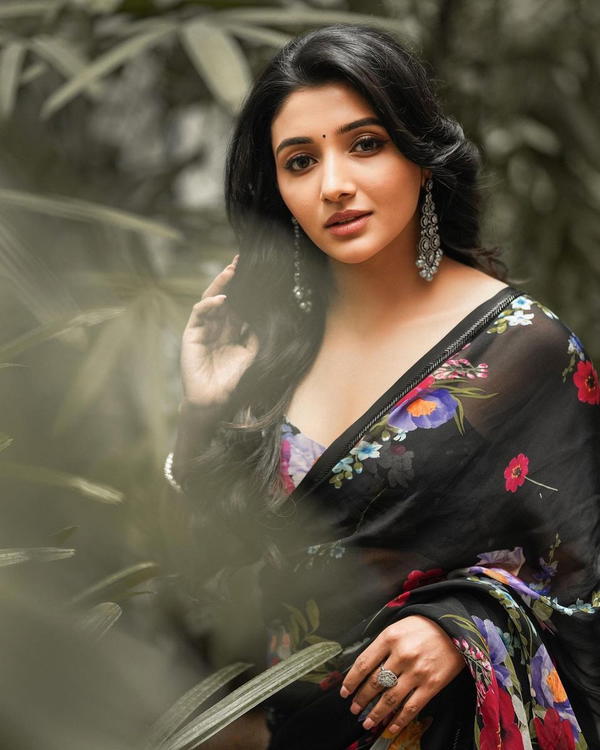 BT 393 BY SAGAR IMPEX DESIGNER BOLLYWOOD GEORGETTE SAREE WHOLESALER IN INDIA