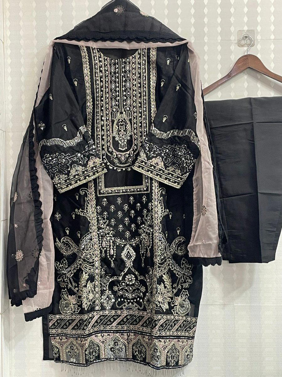 DN 5195 BY SAGAR IMPEX DESIGNER EMBROIDERY SALWAR SUIT WHOLESALER IN INDIA 1