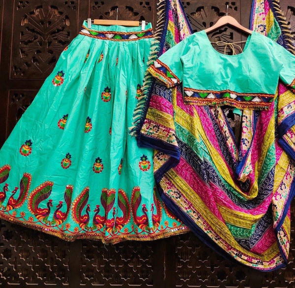 RANGTALI VOL 3 BY FVD DESIGNER NAVRATRI COLLECTION LEHENGA CHOLI WHOLESALER IN INDIA