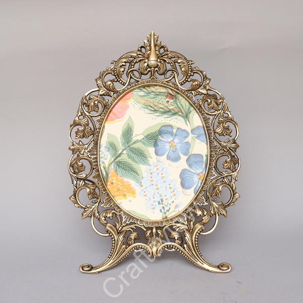 Beautiful Brass Photo Frame | memories it holds