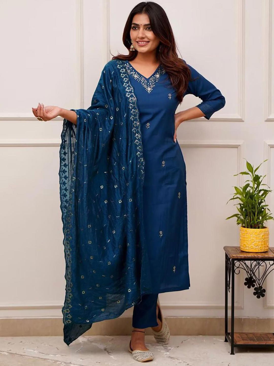 Women’s Kurta Pent Dupatta Set 1