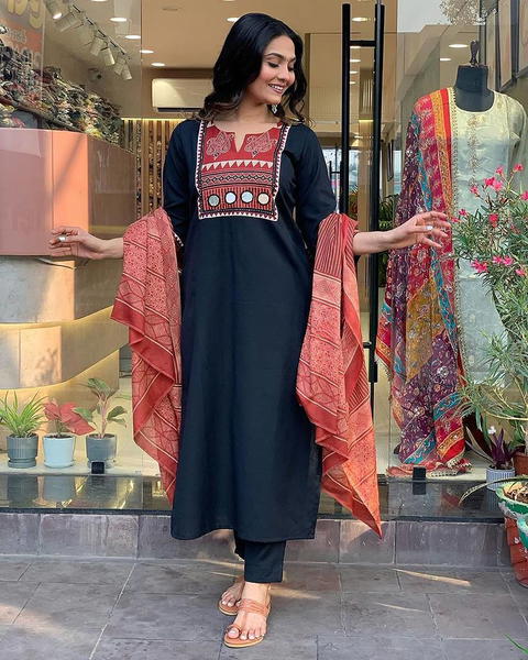 Black Color Kurti Set