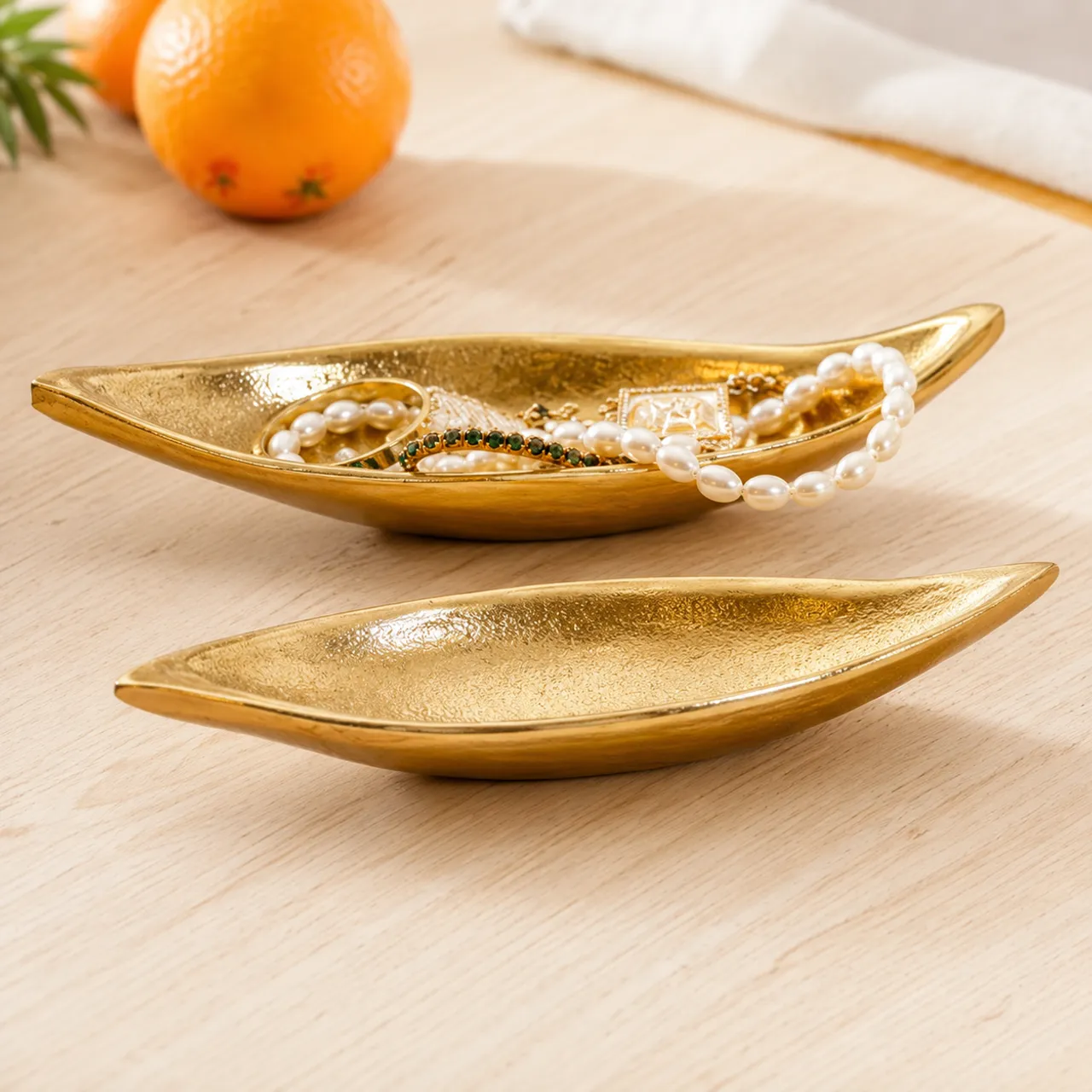 /collections/trays