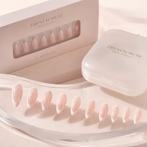French Muse Press-On Nail Set