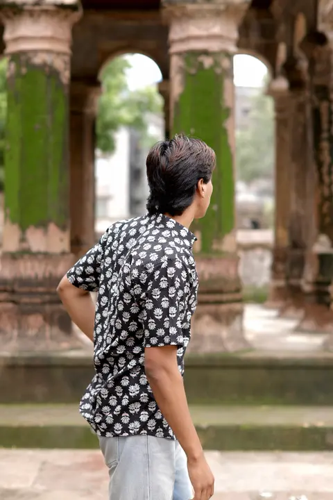 GULIKA - HALF SLEEVES SHIRTS